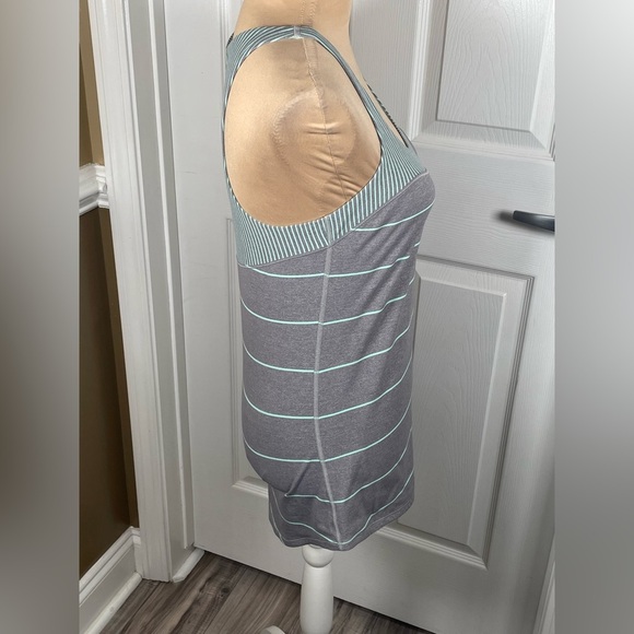 LULULEMON Green & Gray Striped Racerback Tank Top Size 6 - Picture 7 of 8